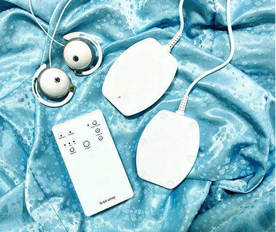 Q-bit whiteの画像